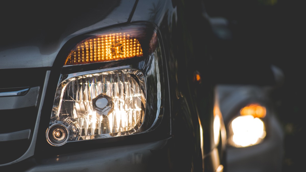 What Are Blue Dots On Tail Lights? (Are They Legal)