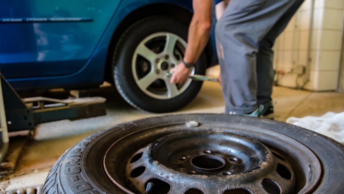 What Causes A Tire To Peel? Can You Drive On A Peeled Tire?