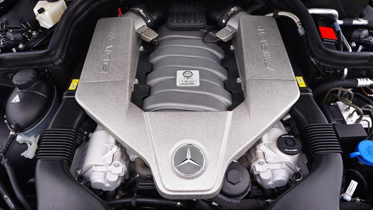 Mercedes engine
