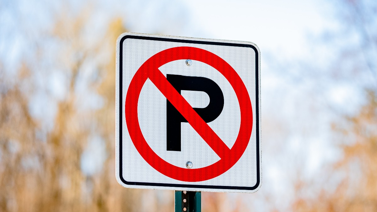 what-does-no-parking-on-row-mean-explained