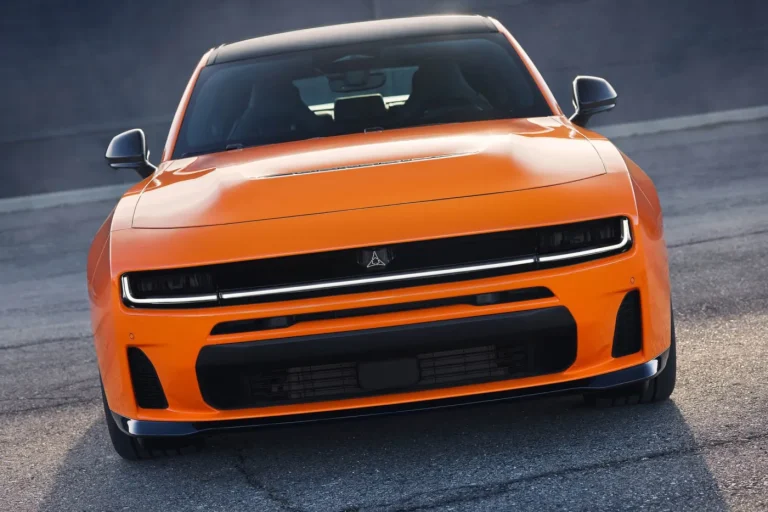 Dodge Introduces Gas-Powered ‘Charger’ Scat Pack with 550-Horsepower Inline-Six