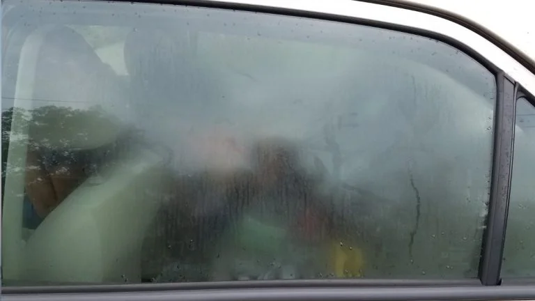 Simple And Very Cheap Trick Helps With Foggy Winter Windows