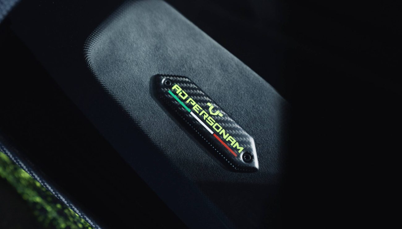 Lamborghini Unveils One-Off Temerario with Crystal Paint Finish Lamborghini Unveils One-Off Temerario with Crystal Paint Finish