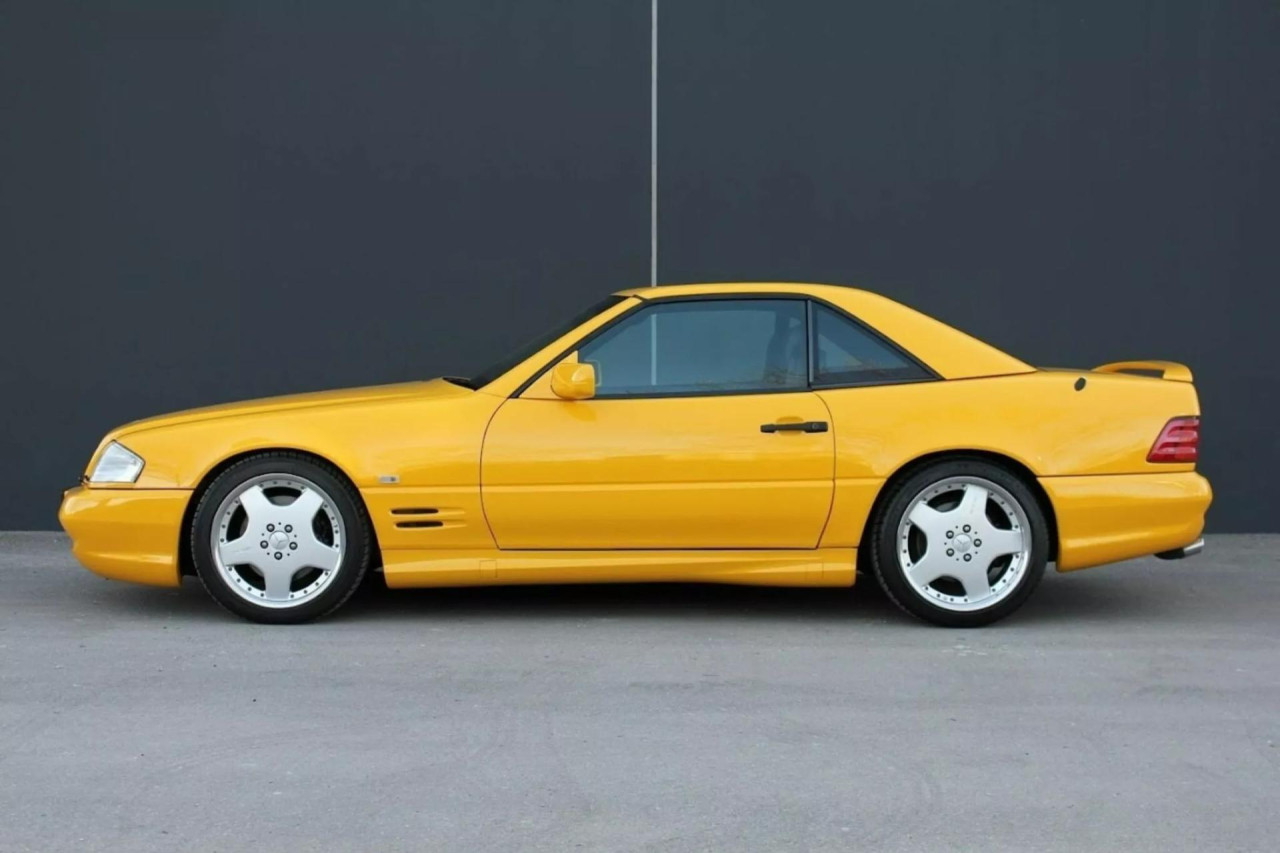 Rare 1990s Mercedes-Benz Now Outprices a Brand-New AMG Roadster Rare 1990s Mercedes-Benz Now Outprices a Brand-New AMG Roadster