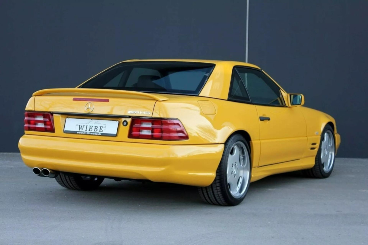 Rare 1990s Mercedes-Benz Now Outprices a Brand-New AMG Roadster Rare 1990s Mercedes-Benz Now Outprices a Brand-New AMG Roadster