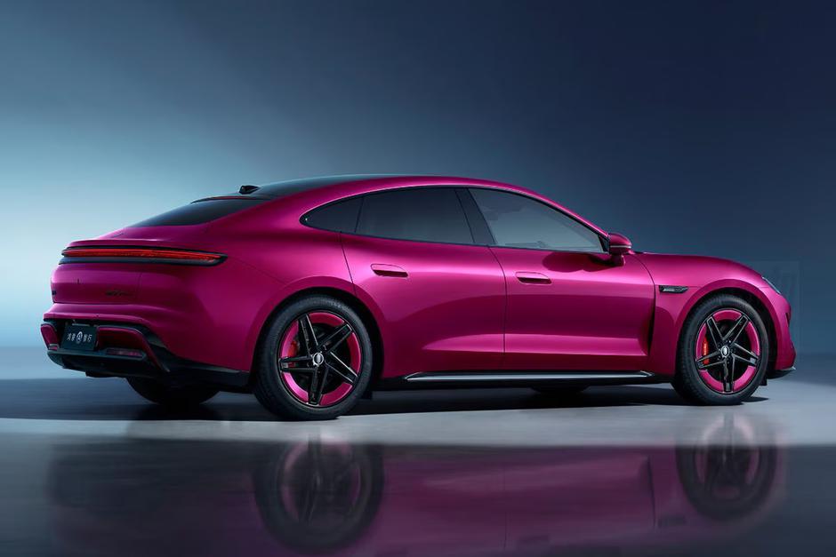 Chinese Cars Set to Anger Porsche: Take a Look at These Taycan Copies for Around 25000 Euros Chinese Cars Set to Anger Porsche: Take a Look at These Taycan Copies for Around 25000 Euros